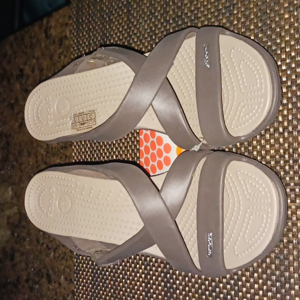 CROCS CYPRUS V-HEELS